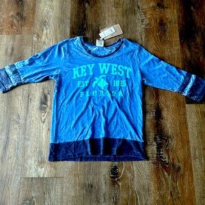 NEW AITH TAGS-Half Sleeve shirt